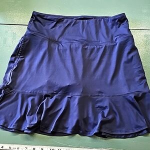 Emerald 18 blue women's skort. Size small, does not look small. Ck measurement